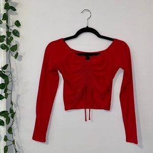 Super soft red cinched top❤️